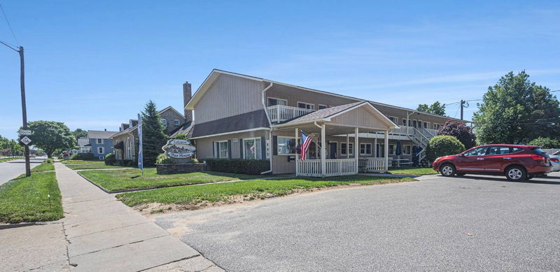 Ludington Pier House Motel (Beach Comber Motel) - From Web Listing (newer photo)